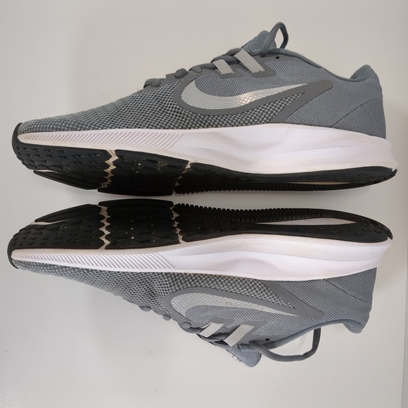 Nike Downshifter 9 Women's Gray Running Shoes, Size 10.5 - Picture 6 of 12
